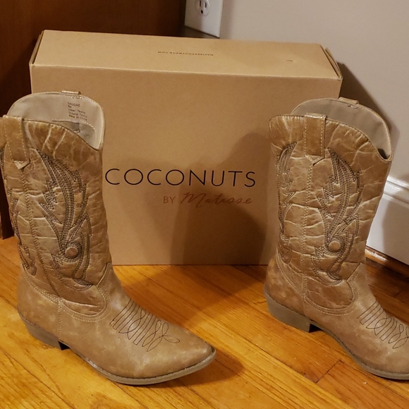 Coconuts by Matisse Shoes - Cowboy boots.. Coconuts by Matisse